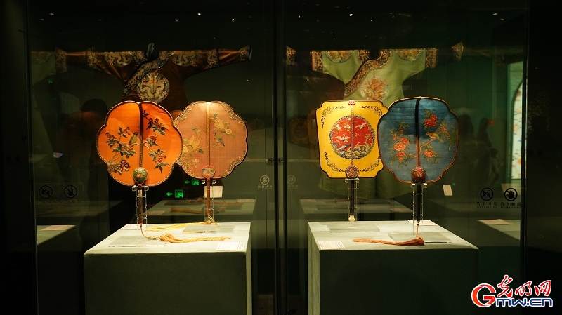 People visit exhibition themed with imperial textiles in Qing Dynasty during Mid-Autumn Festival holiday