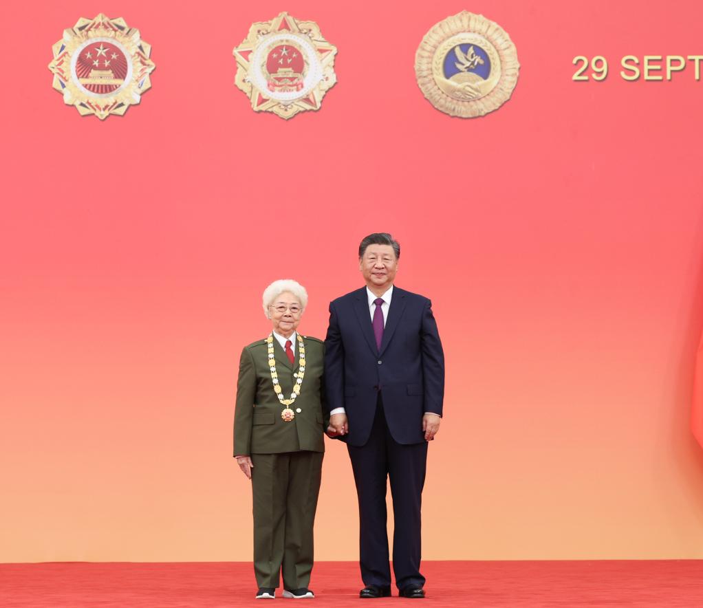 Xi Focus: Honoring role models, Xi makes rallying call for making China stronger