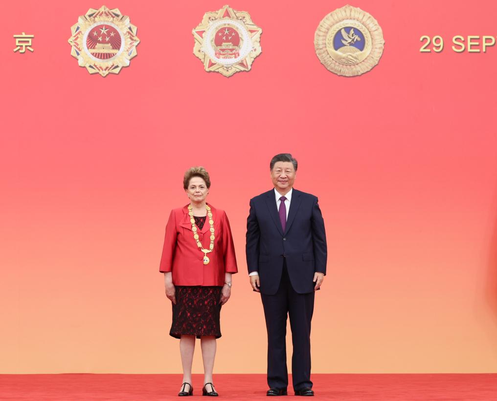 Xi Focus: Honoring role models, Xi makes rallying call for making China stronger