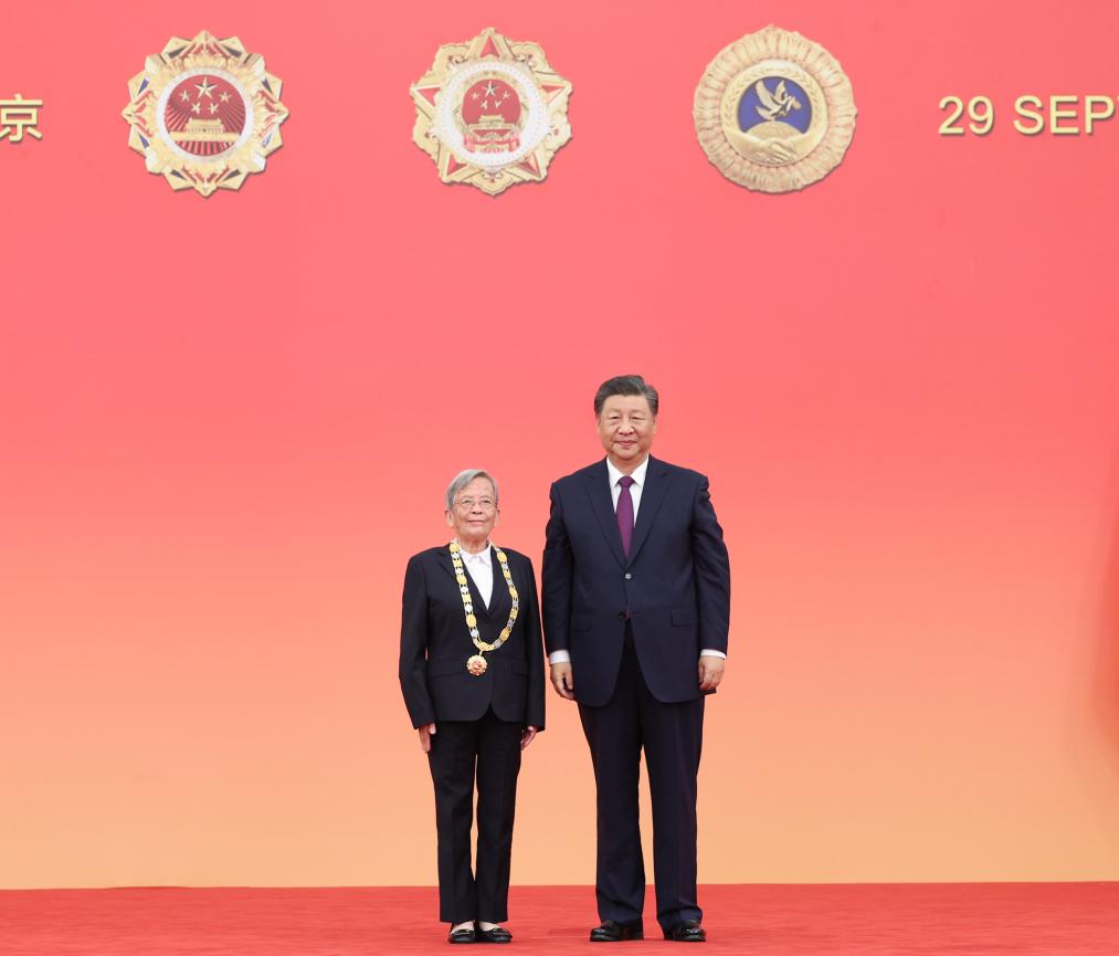 Xi Focus: Honoring role models, Xi makes rallying call for making China stronger