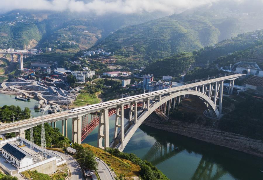 Experts, officials applaud Xi's pledge to promote peace and development in National Day speech