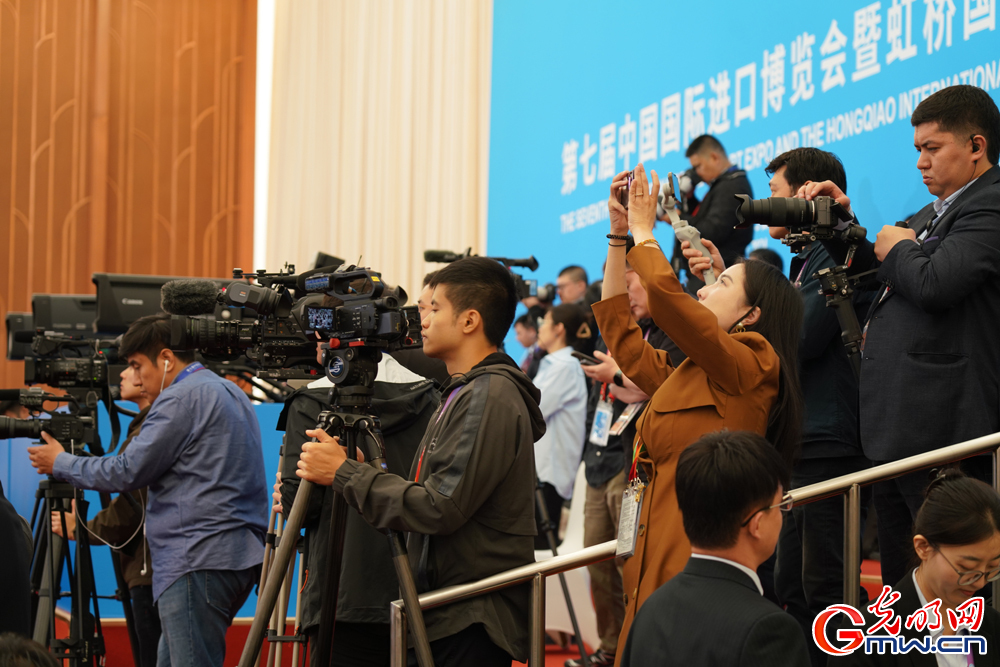 A glimpse of 7th CIIE on its first day in E China’s Shanghai