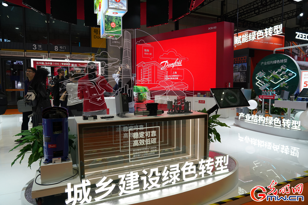 A glimpse of 7th CIIE on its first day in E China’s Shanghai