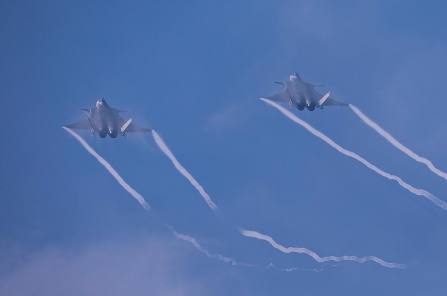 FOCUS | Stealth fighter jets from China and Russia stage performance during Airshow China in Zhuhai