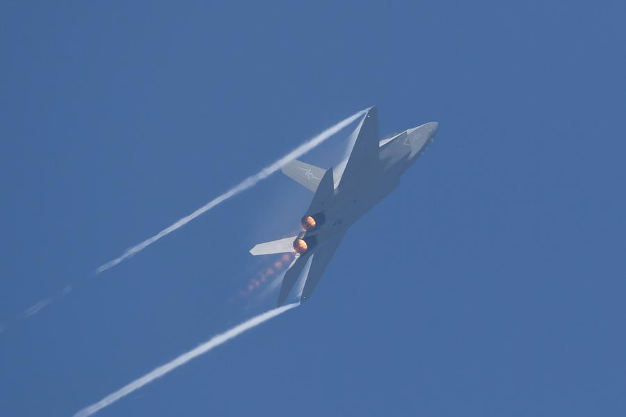 FOCUS | Stealth fighter jets from China and Russia stage performance during Airshow China in Zhuhai