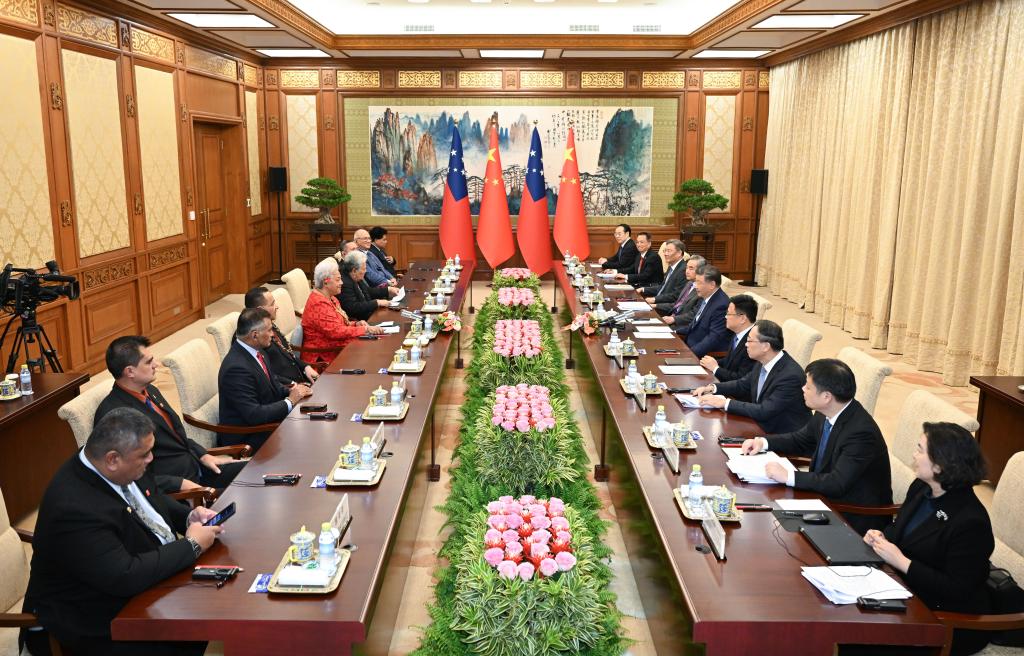 Xi meets Samoan PM, says China prioritizes empowering Pacific Island countries to tackle climate change