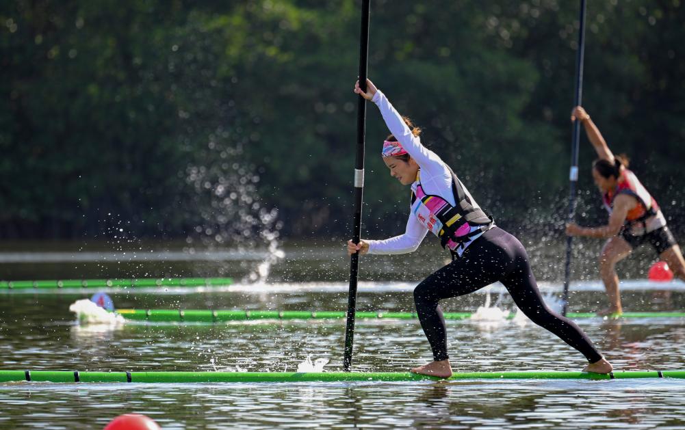 Single bamboo drifing team from Guangxi shines at the 12th National Traditional Games of Ethnic Minorities of China