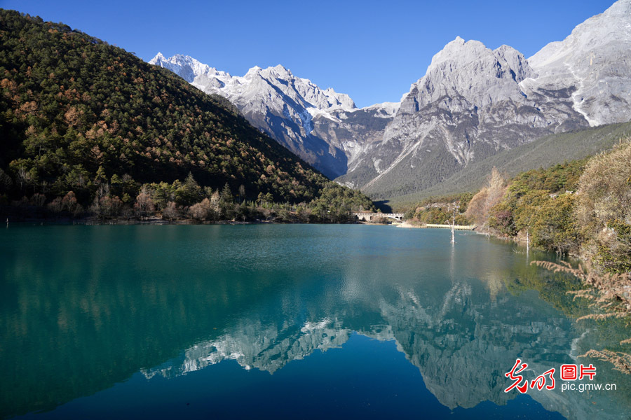 Overlook Yulong Snow Mountain and feel the beauty of nature