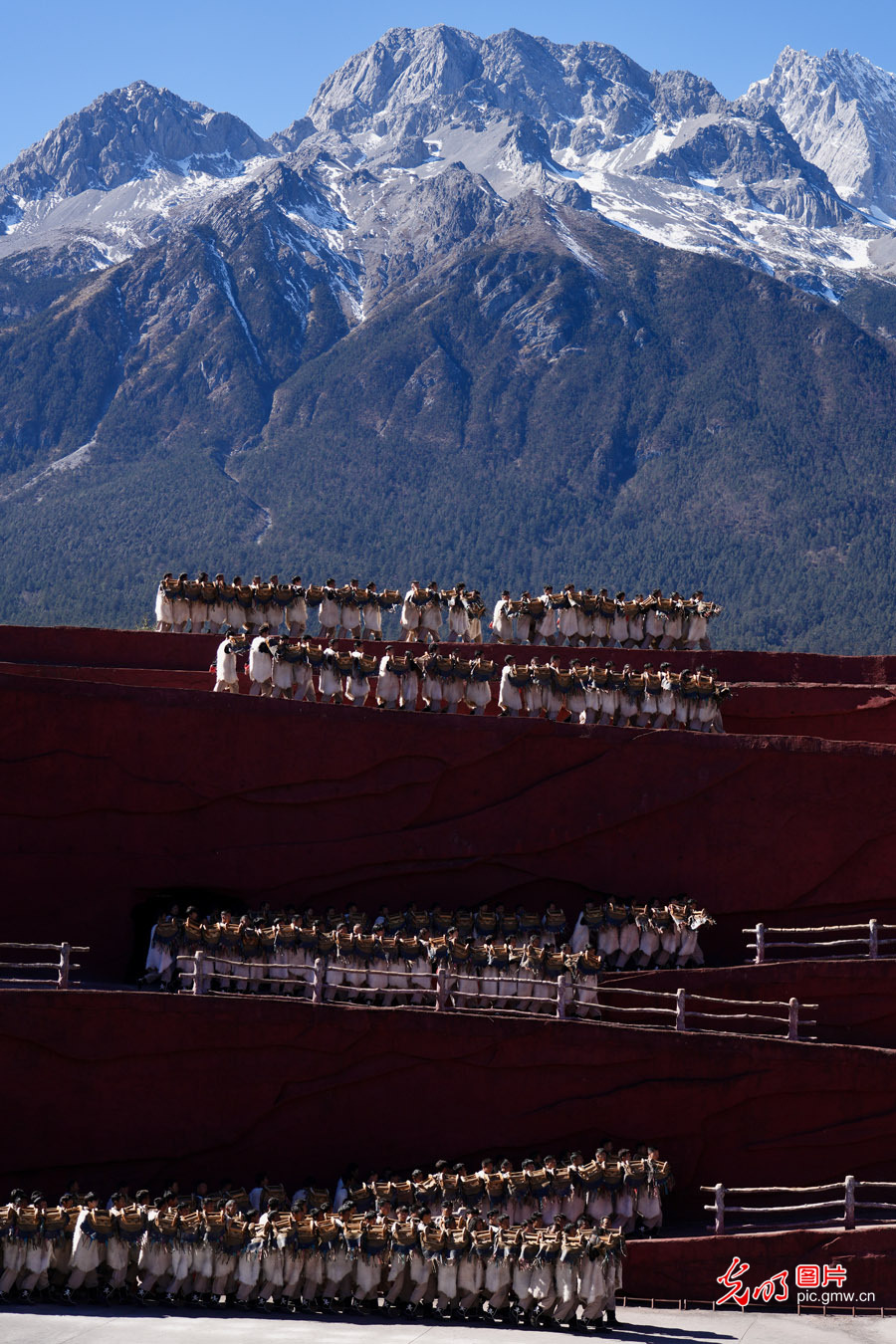 Overlook Yulong Snow Mountain and feel the beauty of nature