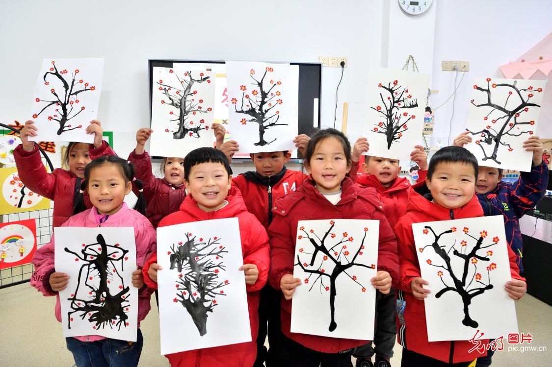 Children enjoy Winter Solstice festivities across China