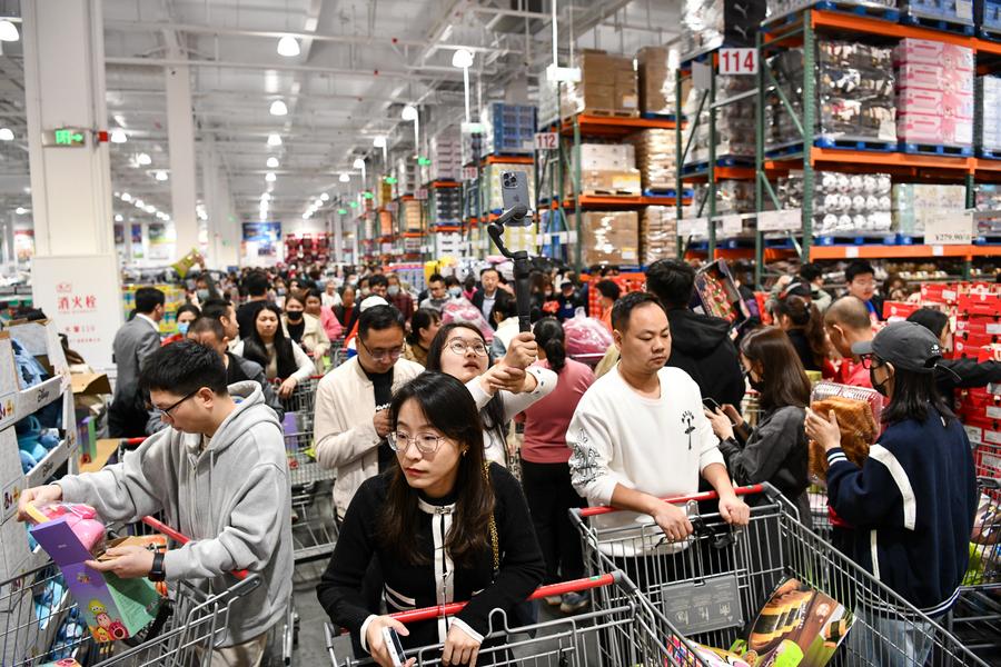 Economy&Life | China vows efforts to boost consumption