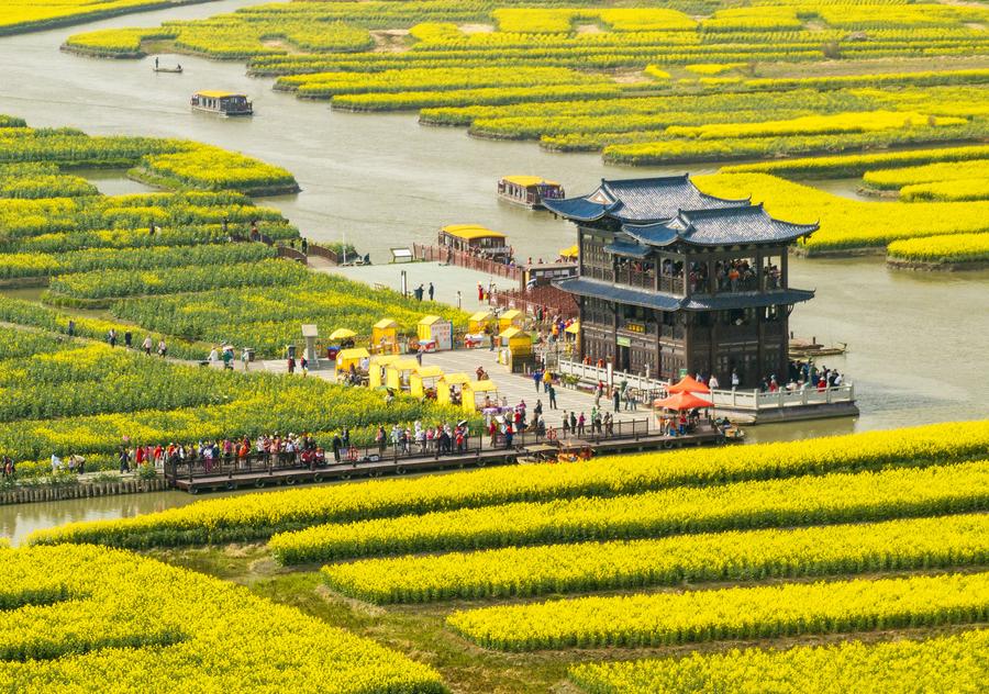Spring tourism reflects the economy vitality across China