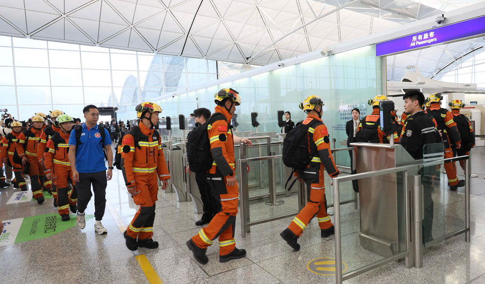 Rescue teams from China arrive in Myanmar to assist in search, rescue work