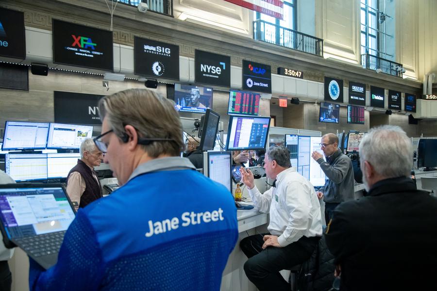 U.S. stocks drop as tariff sell-off resumes