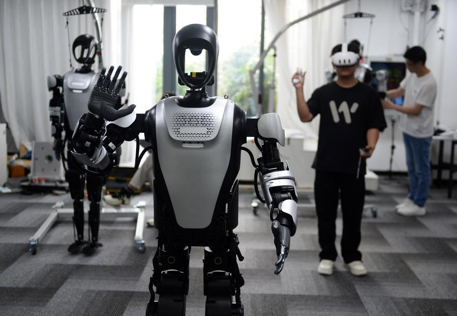 Robot industry thrives in south China's Guangdong