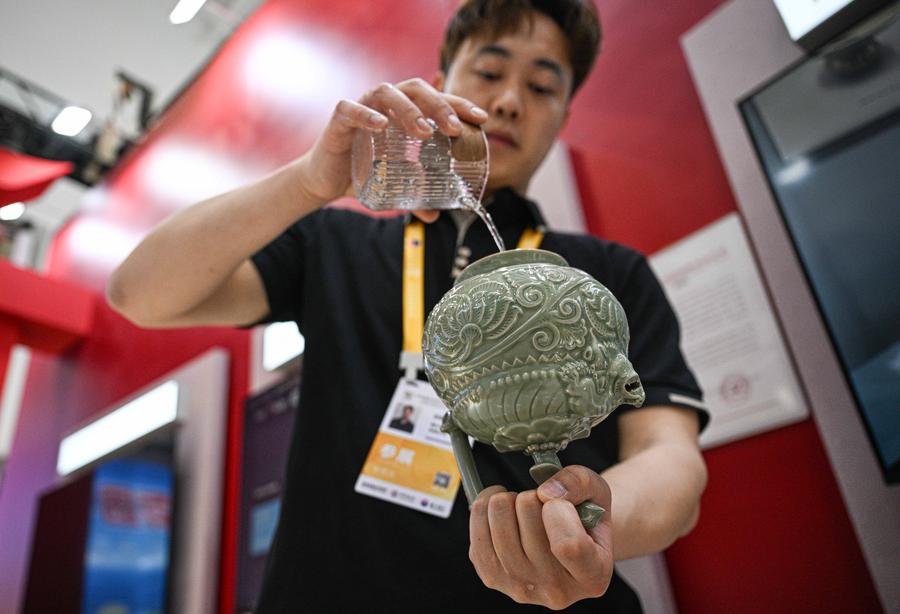 Intangible cultural heritage shines at 5th CICPE in Hainan