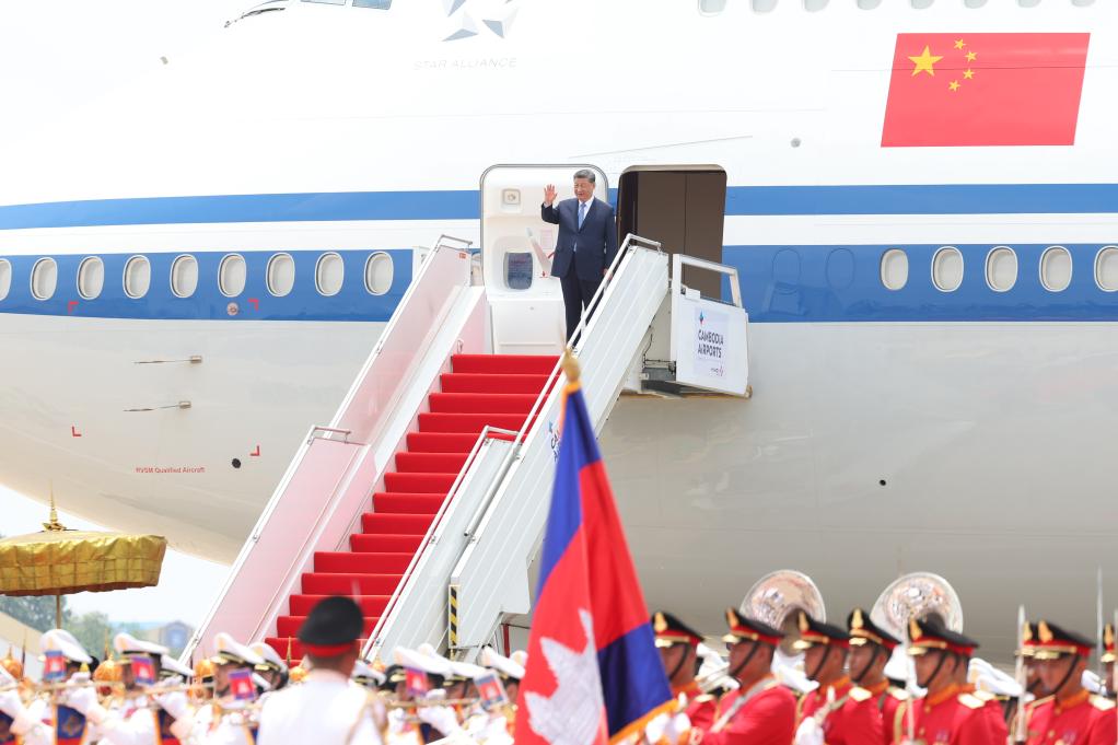 Xi says looking forward to cementing friendship, promoting cooperation with Cambodia