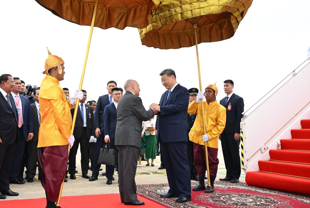 Xi says looking forward to cementing friendship, promoting cooperation with Cambodia