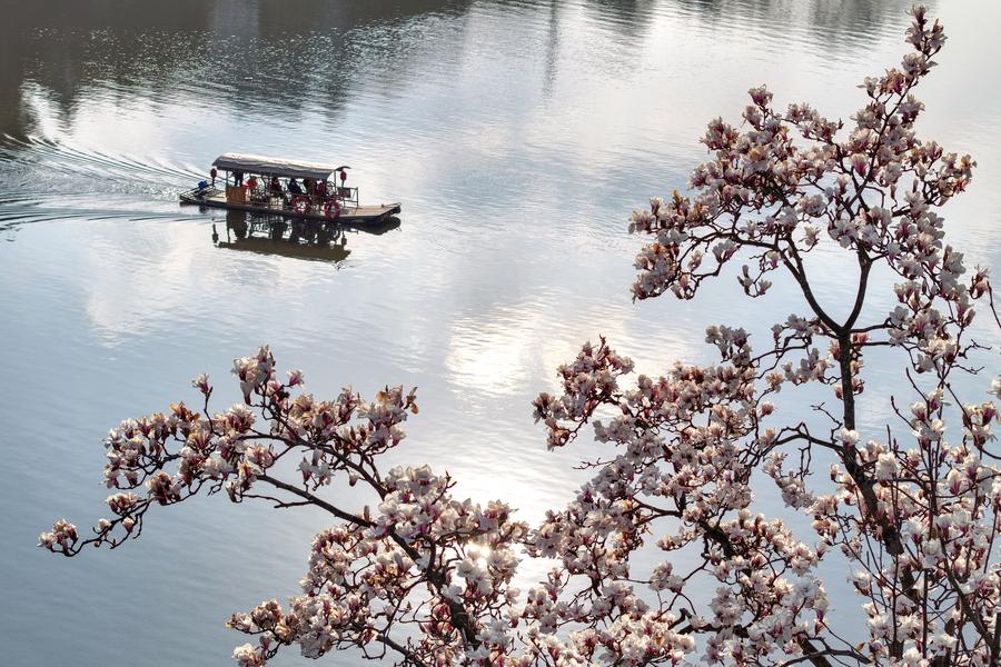 Shexian County of E China's Anhui promotes heritage preservation and urban renewal