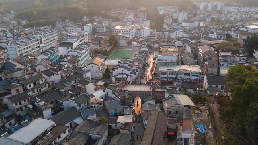 Shexian County of E China's Anhui promotes heritage preservation and urban renewal