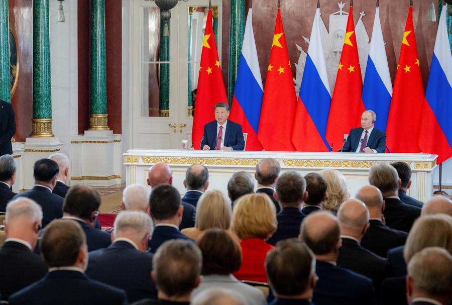 Remember history to illuminate future -- Xi attends Victory Day commemorations in Moscow