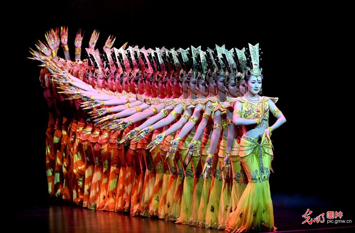Art troupe performs Dunhuang cultural drama at grand theater in northwest China's Gansu Province Art troupe performs Dunhuang cultural drama at grand theater in northwest China's Gansu Province
