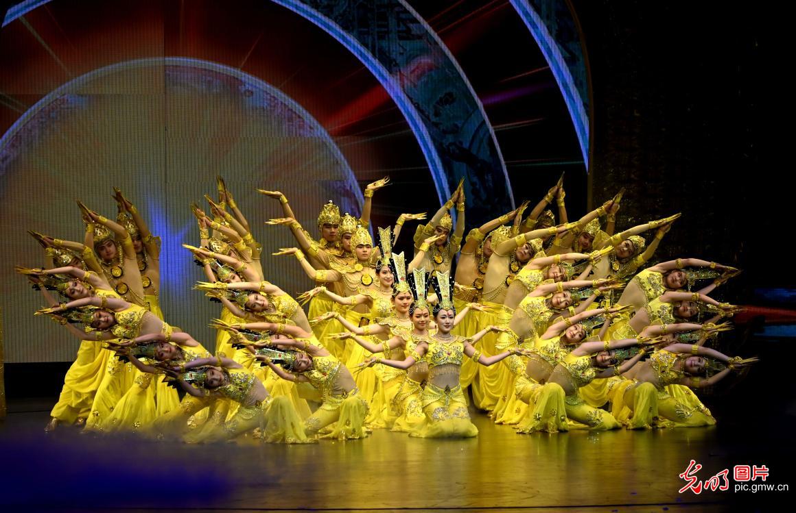 Art troupe performs Dunhuang cultural drama at grand theater in northwest China's Gansu Province Art troupe performs Dunhuang cultural drama at grand theater in northwest China's Gansu Province