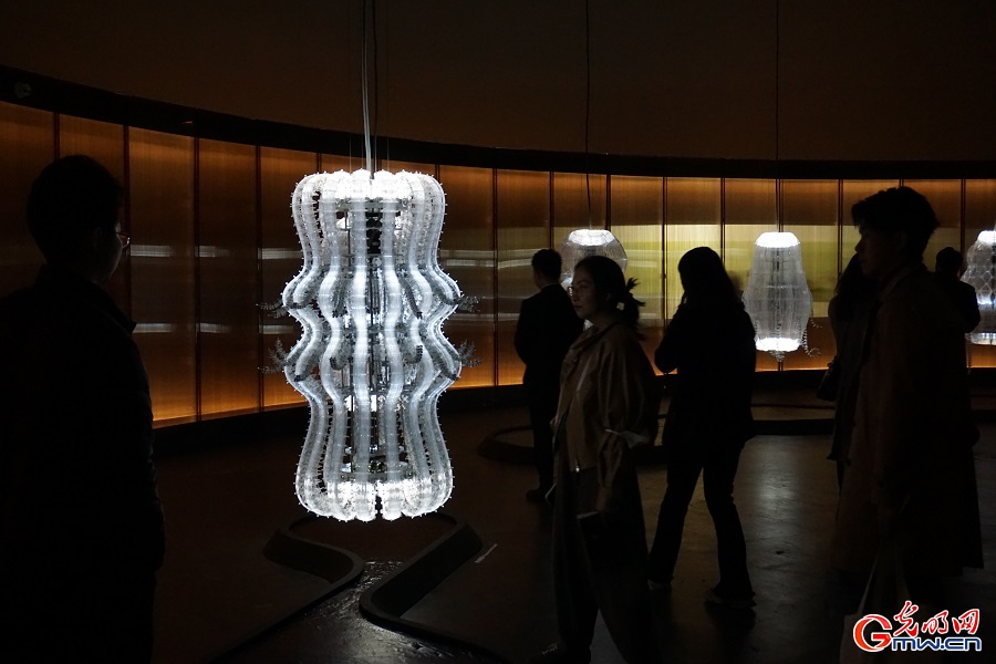 Exhibition reimagines planetary life through machines and microbes