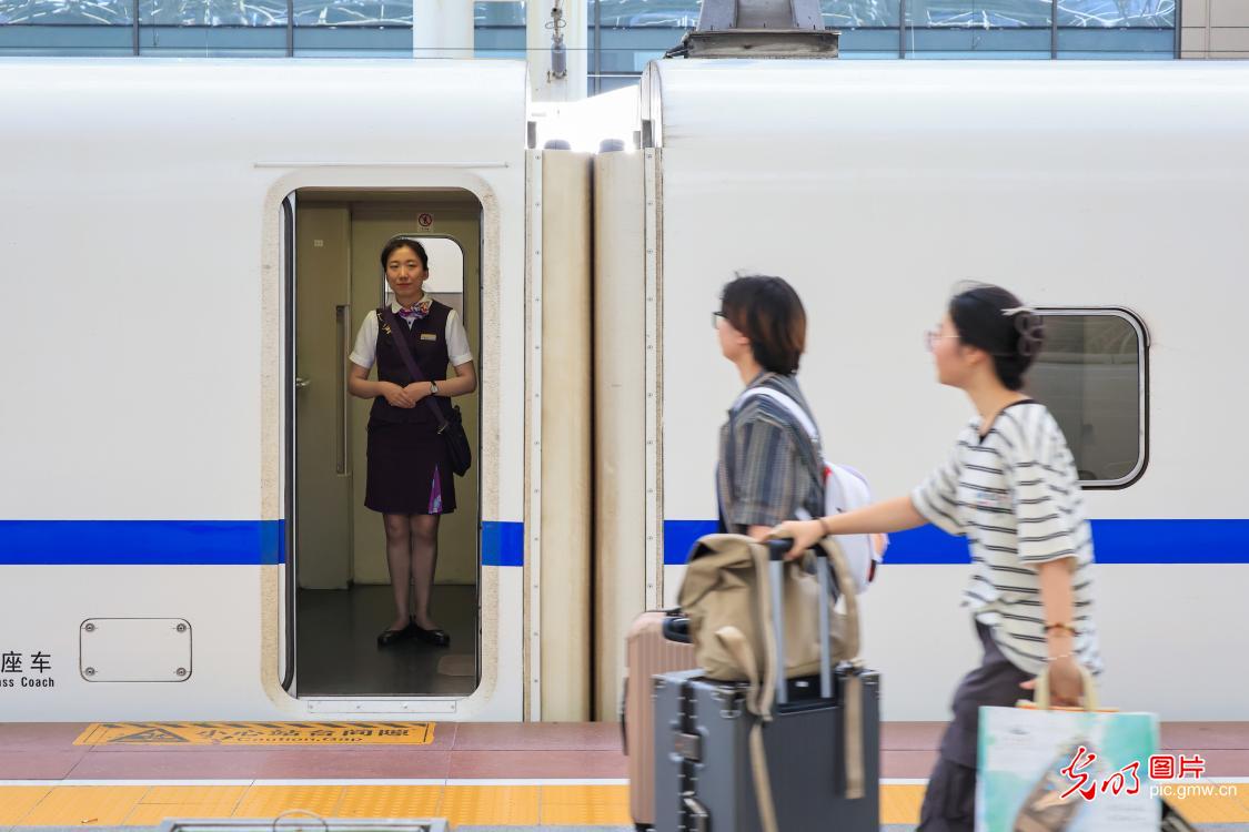 Summer railway travel rush kicks off as new train operation plan takes effect across China