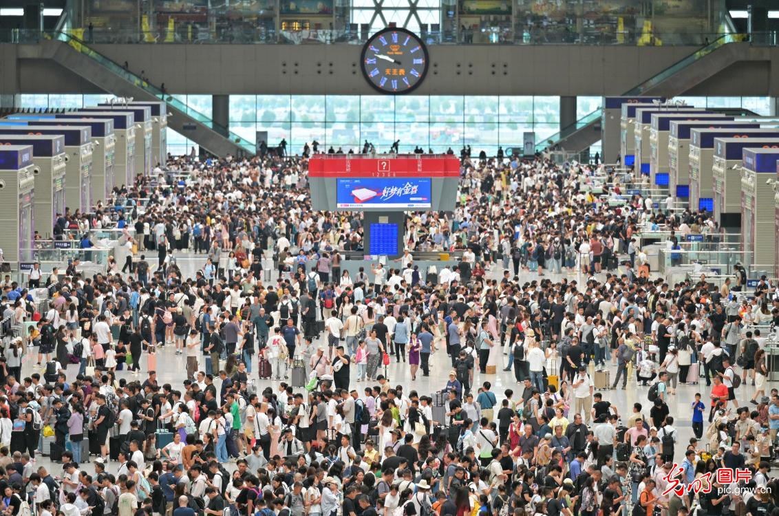 Summer railway travel rush kicks off as new train operation plan takes effect across China