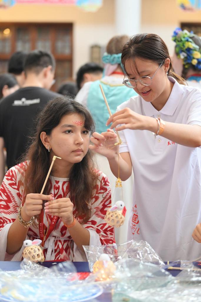 Int'l Exchange | SCO youth converge in cultural exchange fest