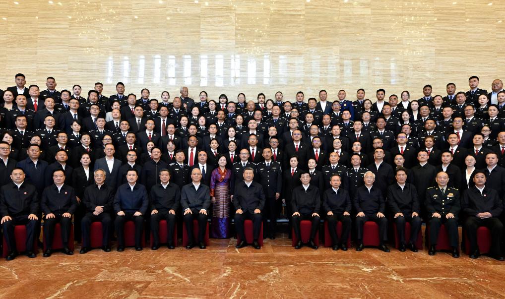 Xi urges concerted efforts for modernization when meeting representatives from across Xizang