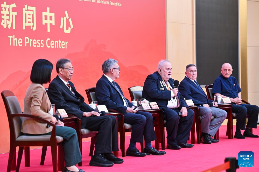 Press center for China's V-Day commemorations holds group interview in Beijing
