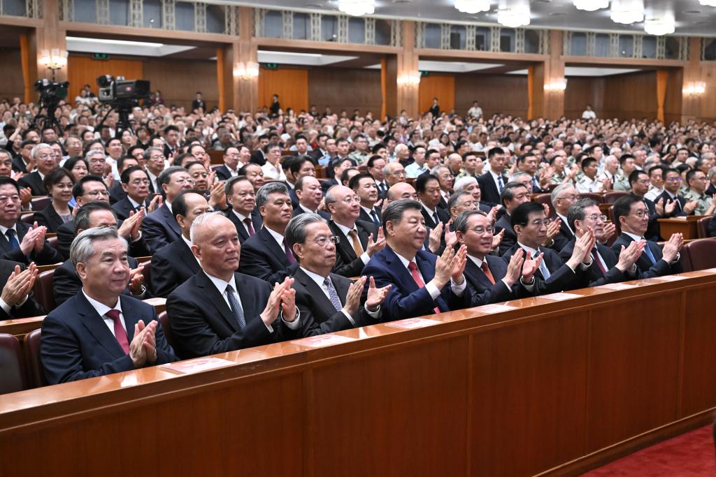 China stages cultural gala for V-Day commemoration