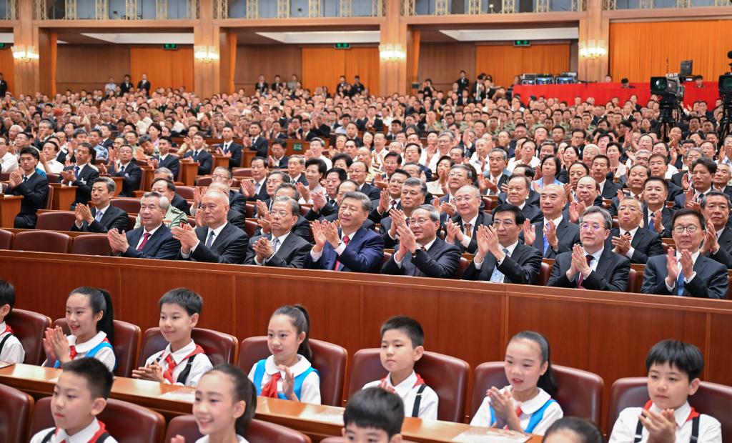 China stages cultural gala for V-Day commemoration
