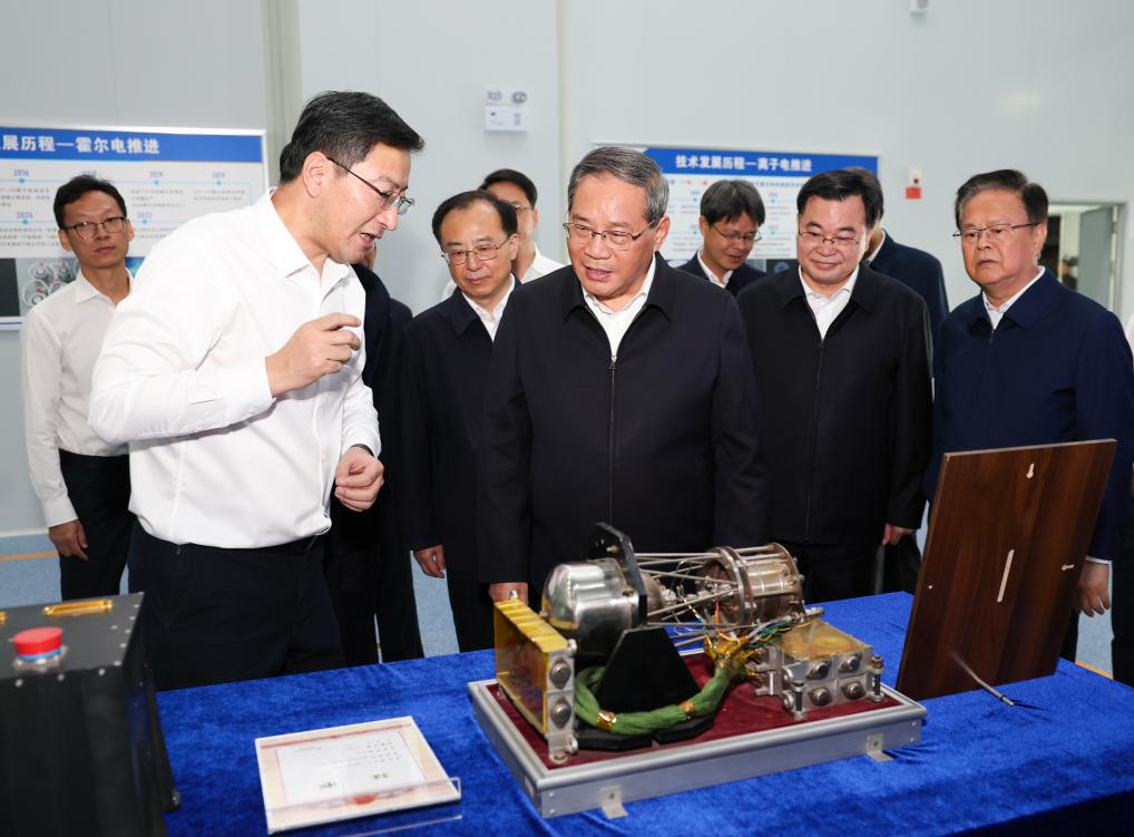 Chinese premier calls for coordination of high-quality development, high-level protection