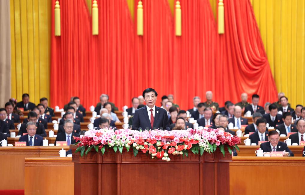 Xi attends grand gathering in celebration of Xinjiang Uygur Autonomous Region's 70th founding anniversary