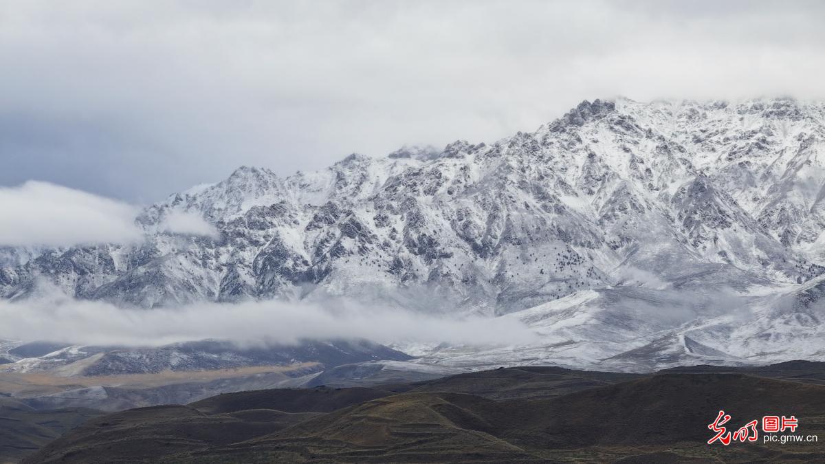 Spellbinding autumn views at the foot of Qilian Mountains Spellbinding autumn views at the foot of Qilian Mountains