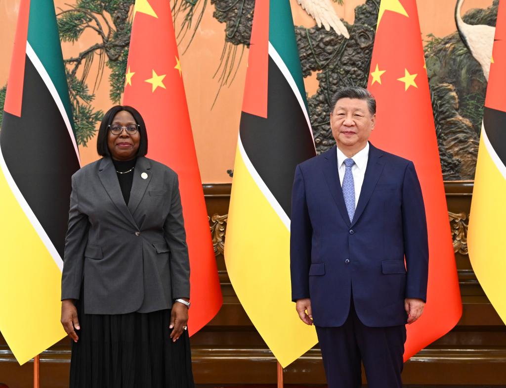 Xi meets Mozambican PM