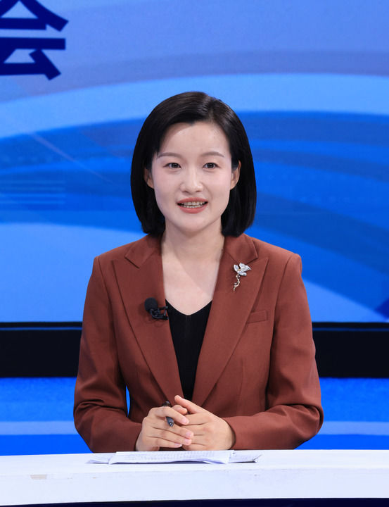 新的开创性进展、突破性变革、历史性成就——“中国经济圆桌会”聚焦我国“十四五”时期经济社会发展 新的开创性进展、突破性变革、历史性成就——“中国经济圆桌会”聚焦我国“十四五”时期经济社会发展