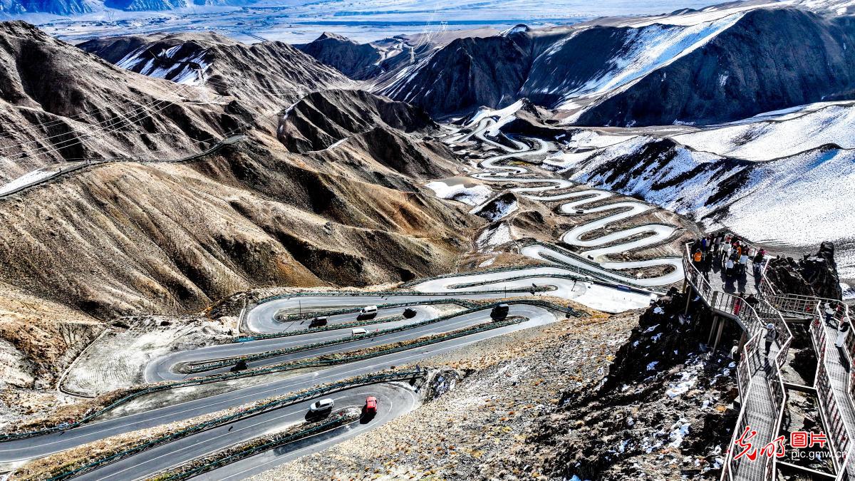 In pics: Panlong Ancient Road in NW China's Xinjiang In pics: Panlong Ancient Road in NW China's Xinjiang