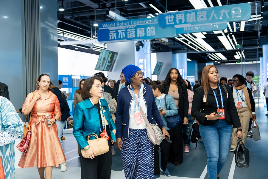 Global Leaders' Meeting on Women: Delegates visit Beijing's World of Robots Global Leaders' Meeting on Women: Delegates visit Beijing's World of Robots