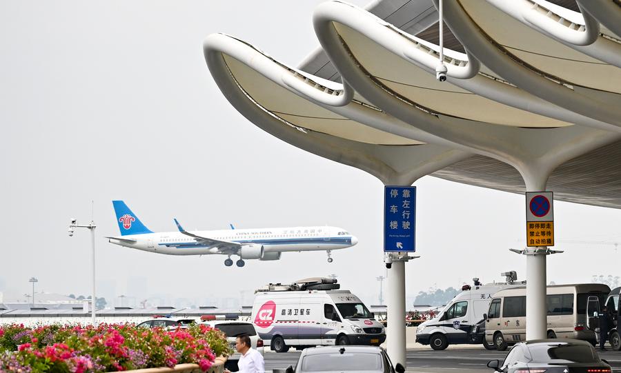 Guangzhou Baiyun Airport launches Terminal 3, fifth runway