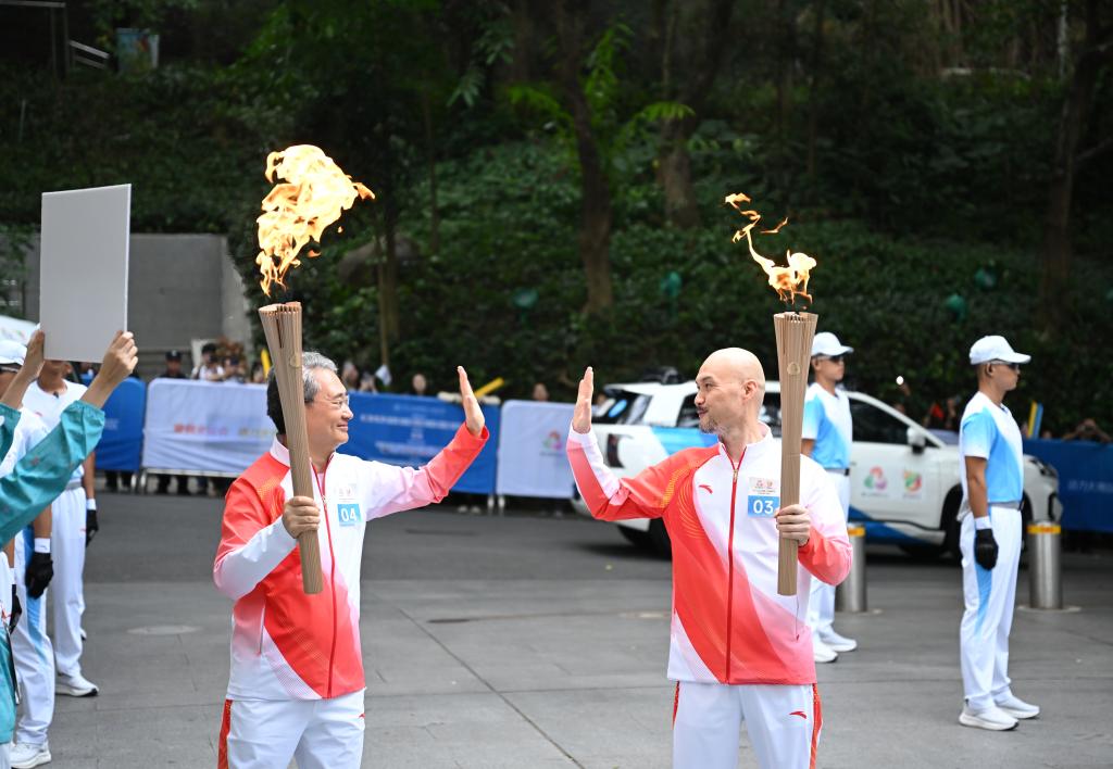Historic torch relay for China's 15th National Games lights up Greater Bay Area