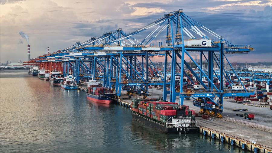 China's landmark trade corridor cargo volume surges