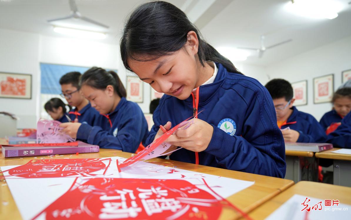 Students across China embrace saving and creativity ahead of World Savings Day