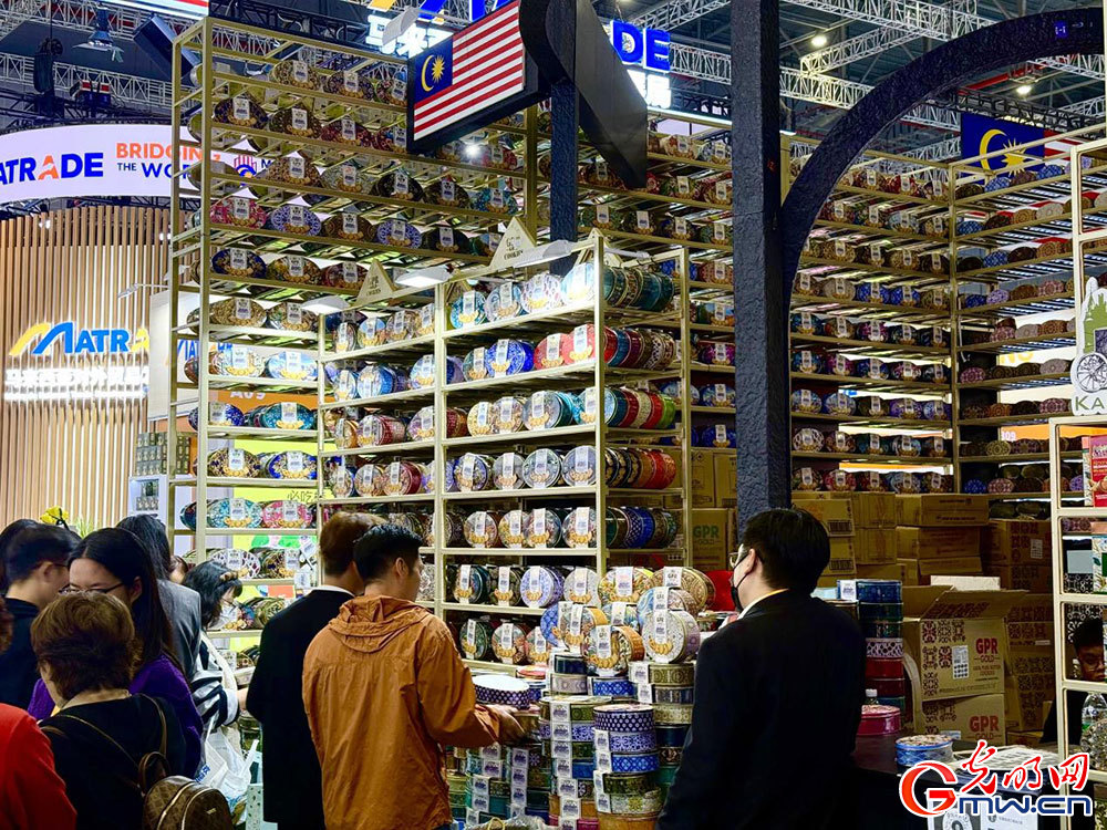 In pics: food and agricultural products attract visitors at 8th CIIE In pics: food and agricultural products attract visitors at 8th CIIE