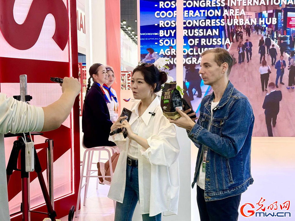 In pics: food and agricultural products attract visitors at 8th CIIE In pics: food and agricultural products attract visitors at 8th CIIE