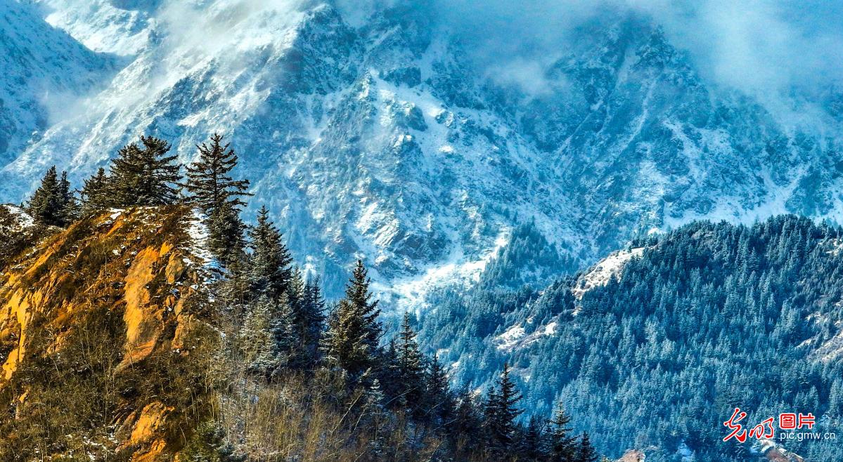 Snow-covered Qilian Mountains reveal majestic winter scenery