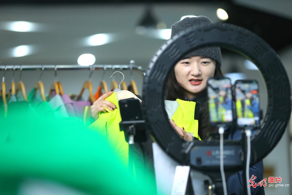 Double 11 shopping frenzy drives logistics across China Double 11 shopping frenzy drives logistics across China